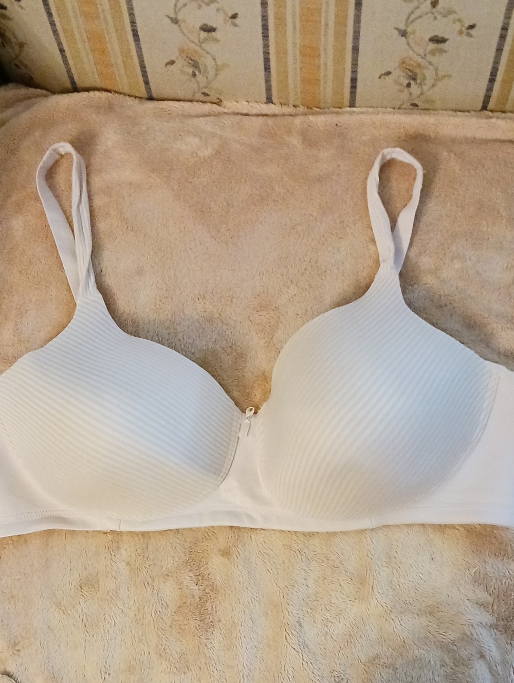 Vanity Fair Ceam Molded Seamless Bra